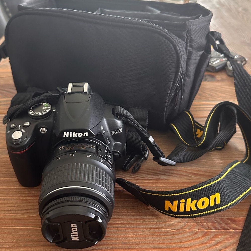 D3000 Camera barely used